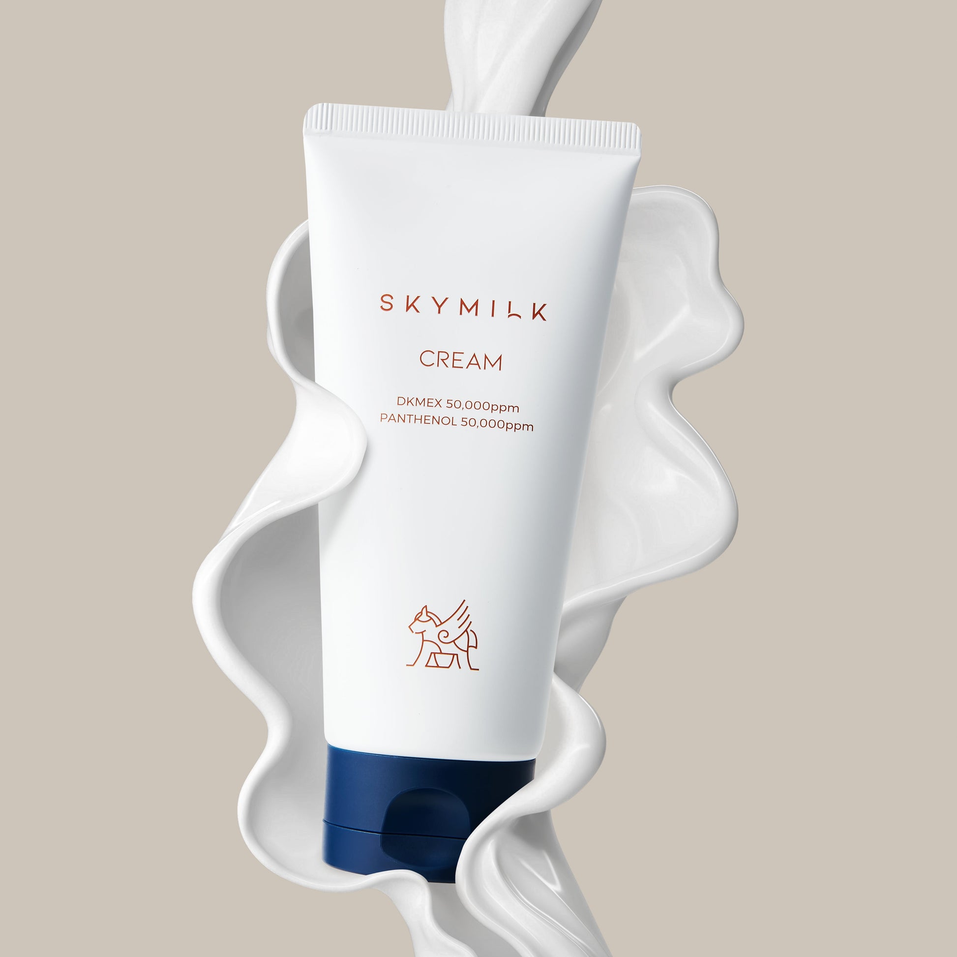 SKYMILK Cream – textură aerată aplicată pe piele, finish catifelat