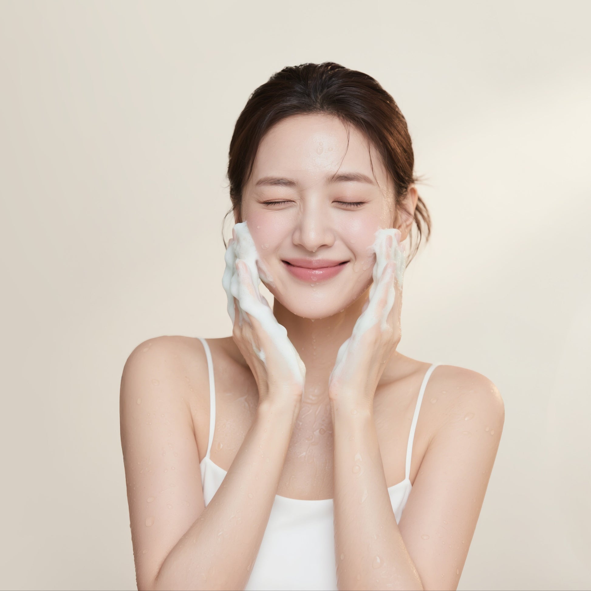 Dear Ohneul Mud Cleanser – detaliu produs, nămol și argilă naturală
